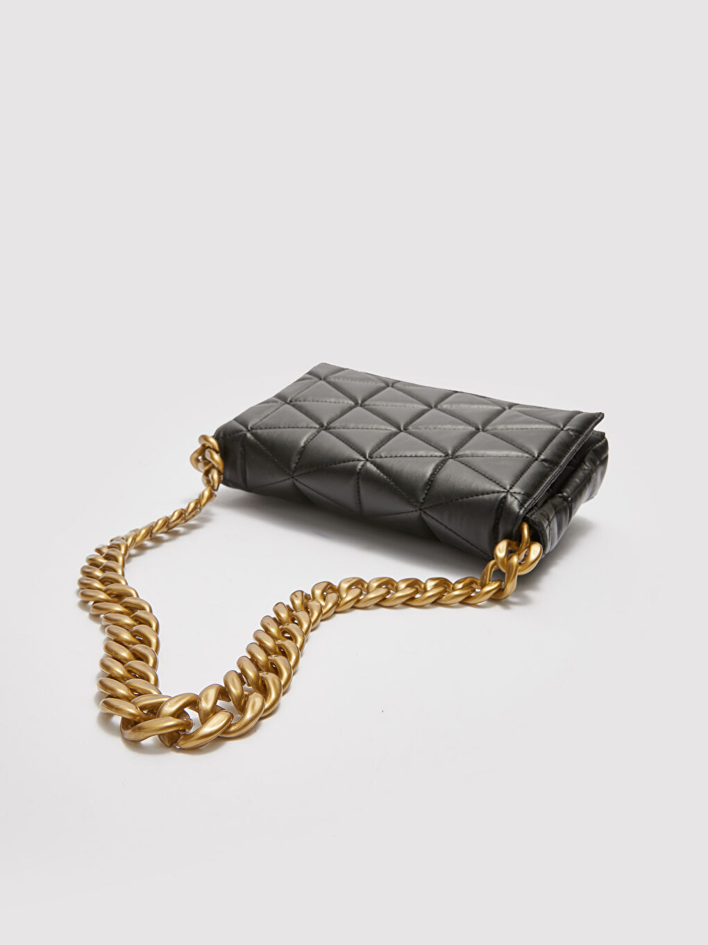 حقيبة يد مبطنة بسلسلة بمظهر الجلد للسيدات-3