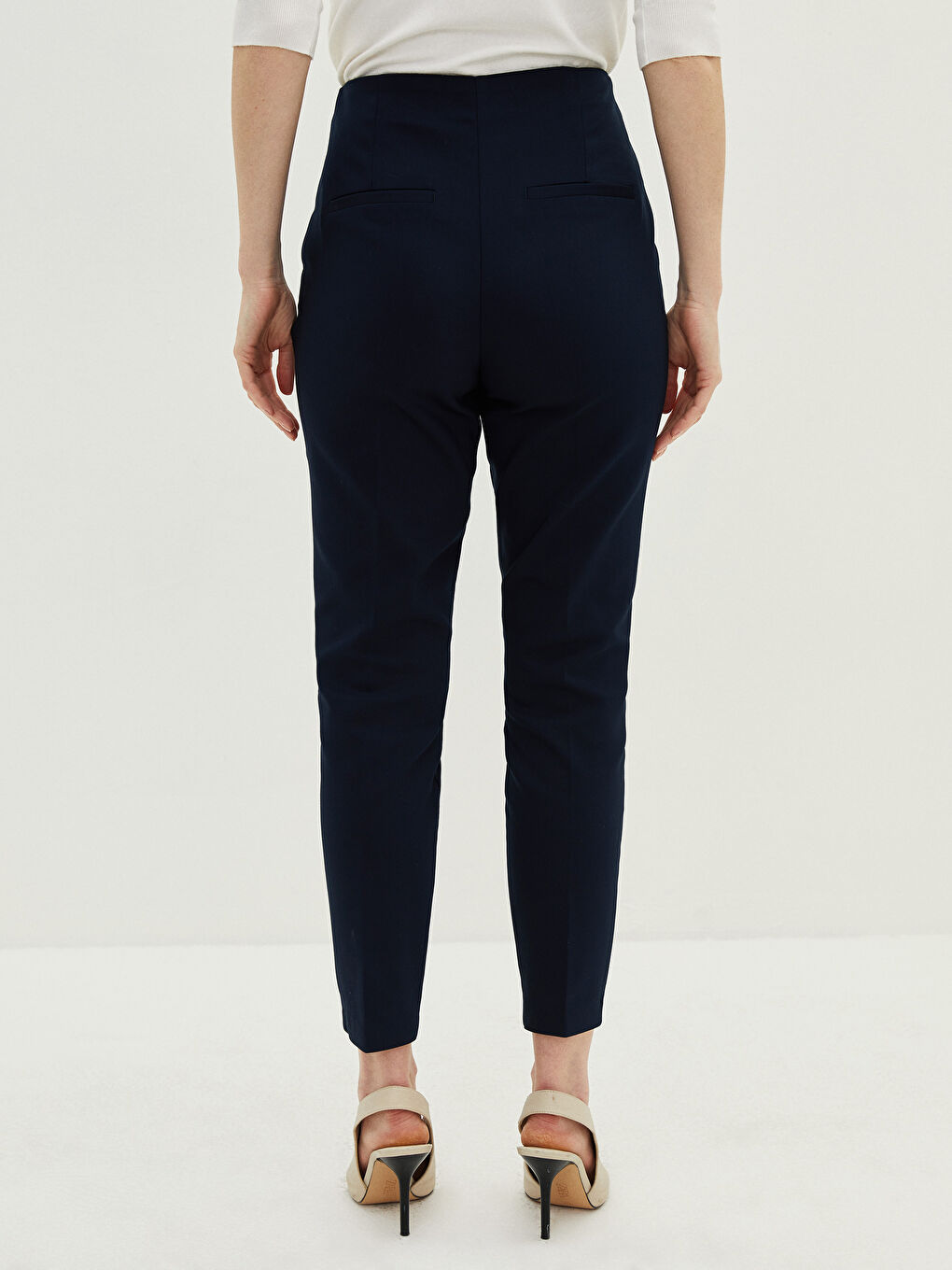 Lacivert Kadın Dar Fit Cep Detaylı Düz Pantolon-3