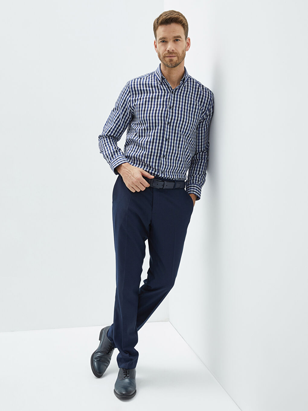 Slim Fit Dobby Fabric Men's Trousers -W1KV09Z8-RYN - LC Waikiki
