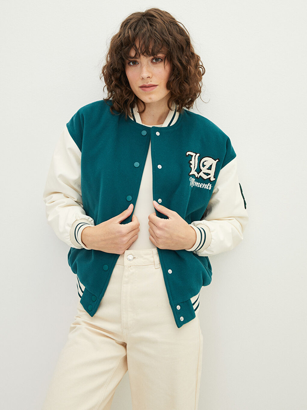 Geacă Colegiu Brodată cu Mâneci Lungi pentru Femei