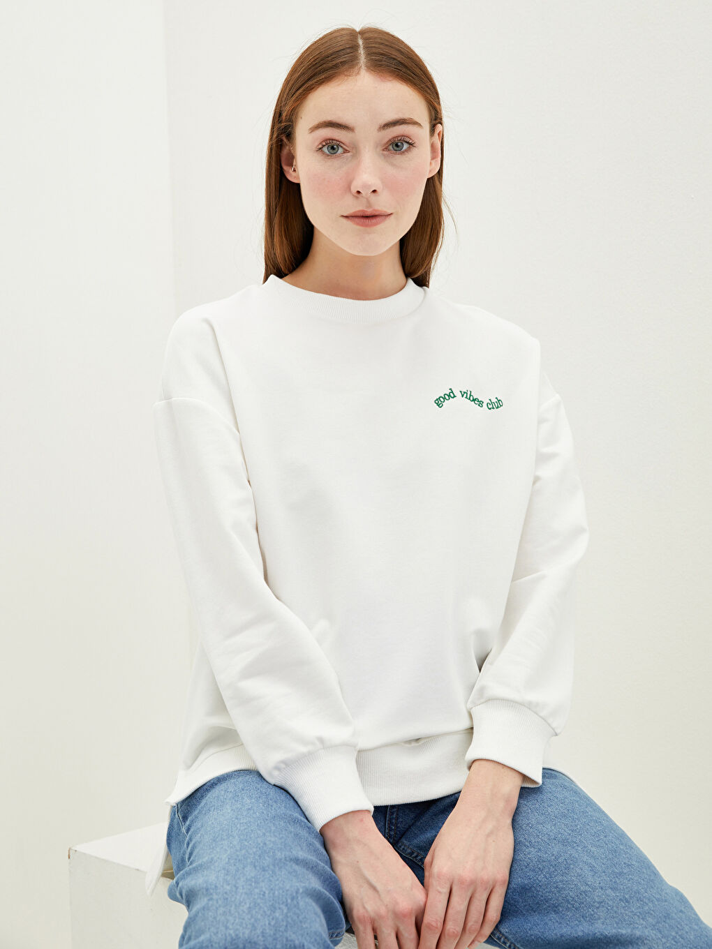 Crew Neck Embroidered Long Sleeve Women's Sweatshirt-3
