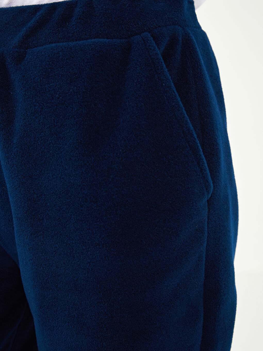 Pantaloni de trening din polar cu talie elastică și buzunare plate detaliate pentru Femei-3