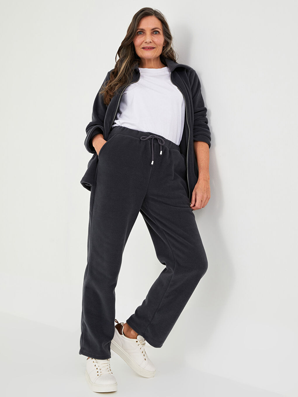 Спортивные штаны из флиса с эластичной талией и плоскими карманами для женщин
