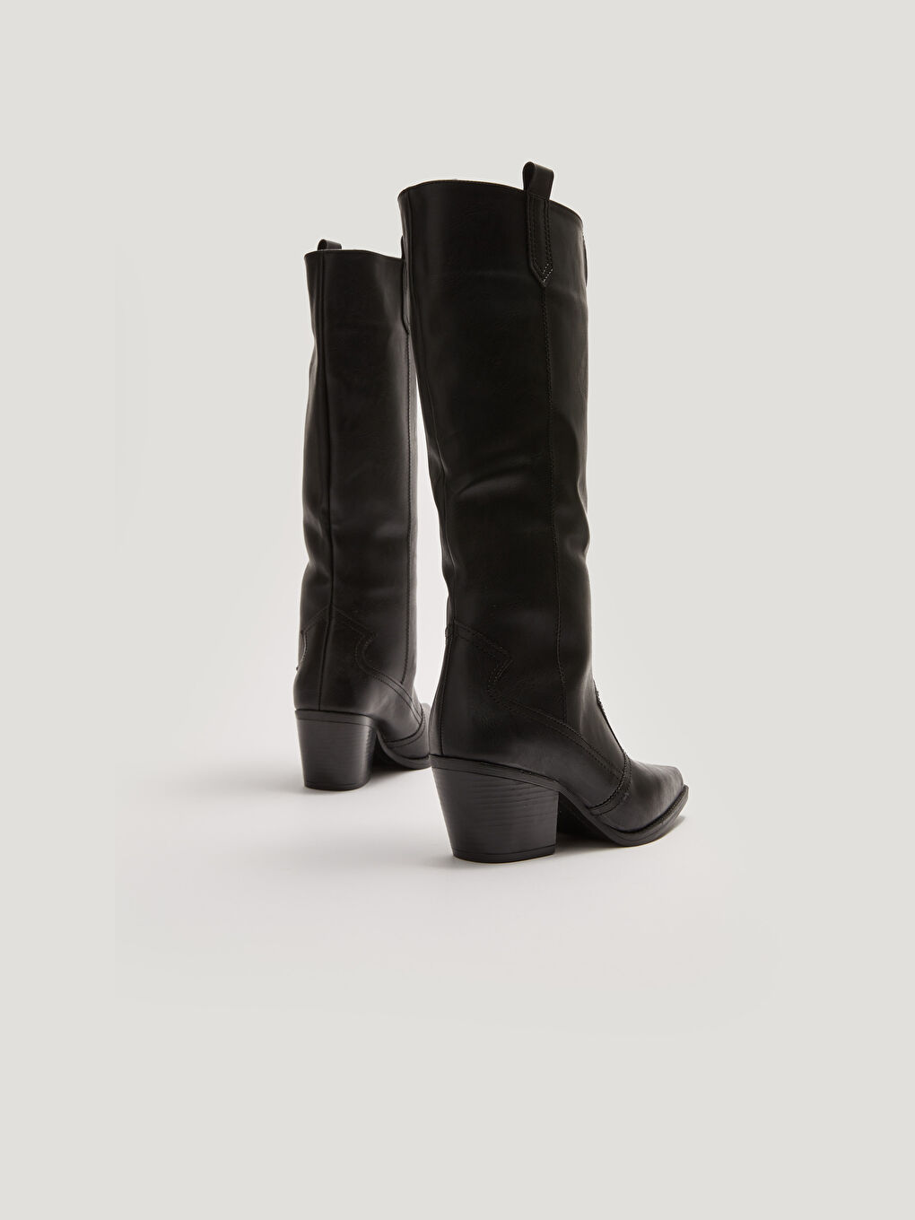 ქალის ქუსლიანი ჩექმები წაწვეტილი ცხვირით ტყავის იერსახით-3