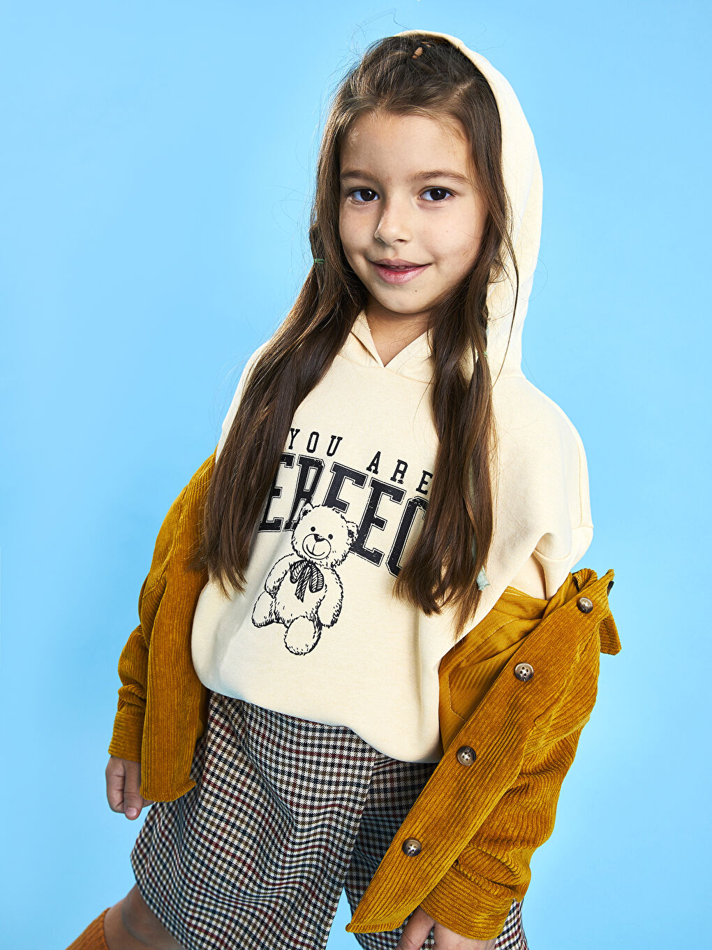 Bej Kapüşonlu Baskılı Uzun Kollu Kız Çocuk Sweatshirt-1