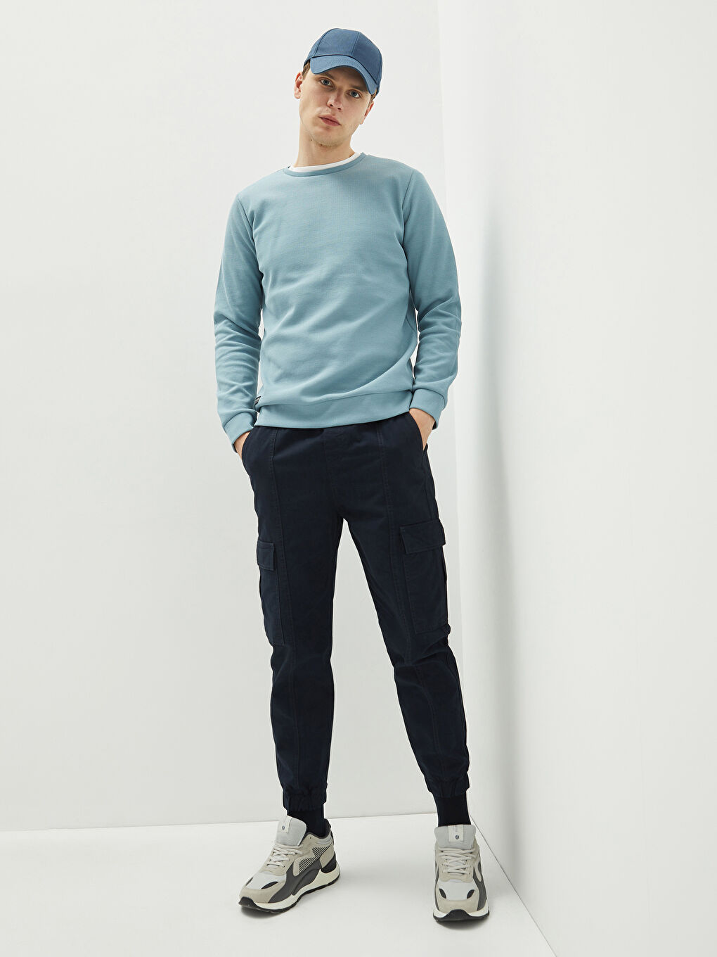 Standard Fit Men's Cargo Trousers-1