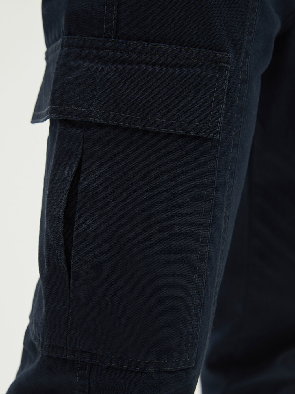 Standard Fit Men's Cargo Trousers-2