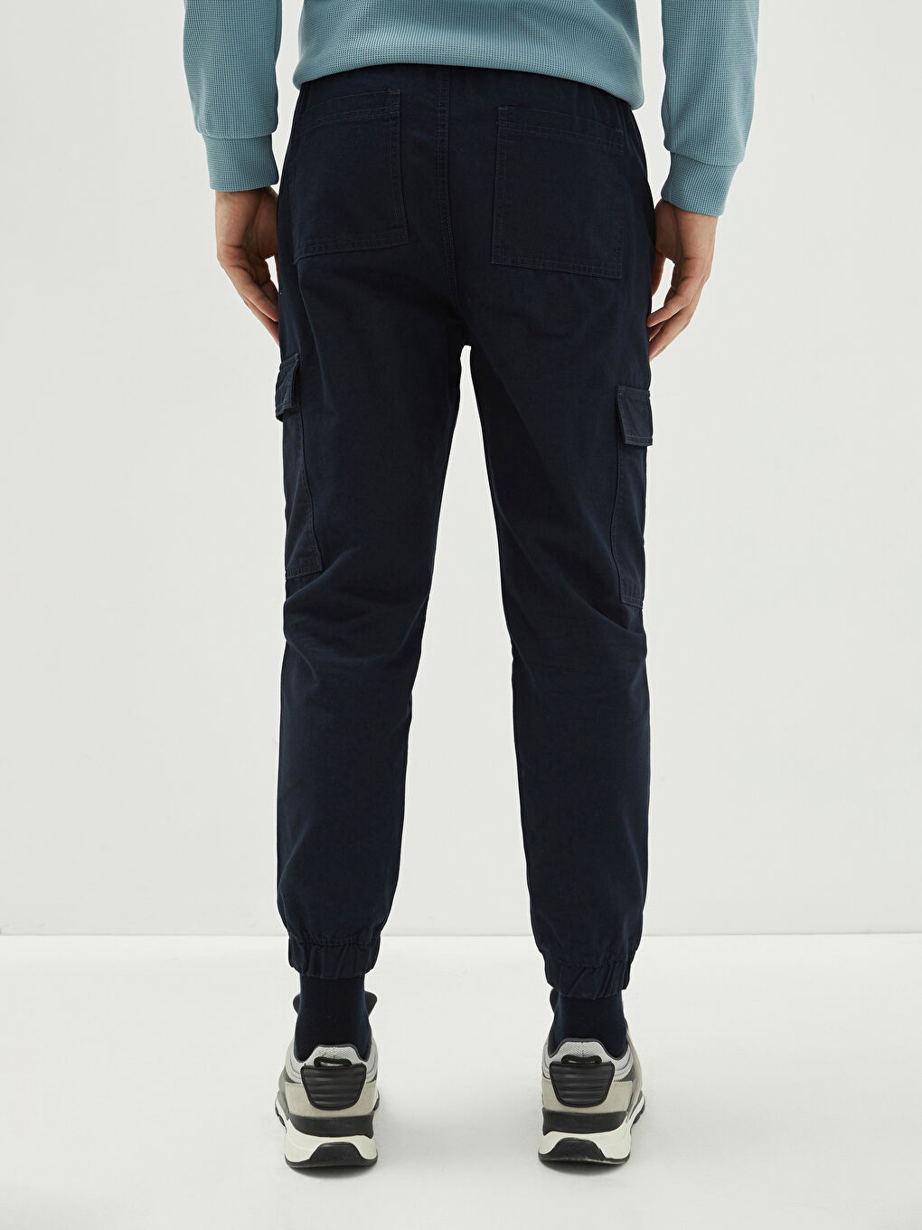 Standard Fit Men's Cargo Trousers-4