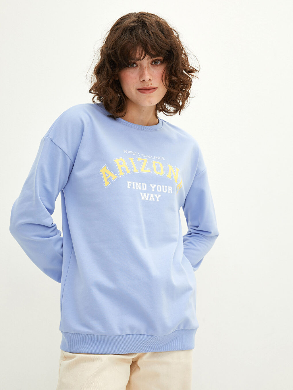 Sweat-shirt à manches longues imprimé avec slogan et col rond pour Femmes-1