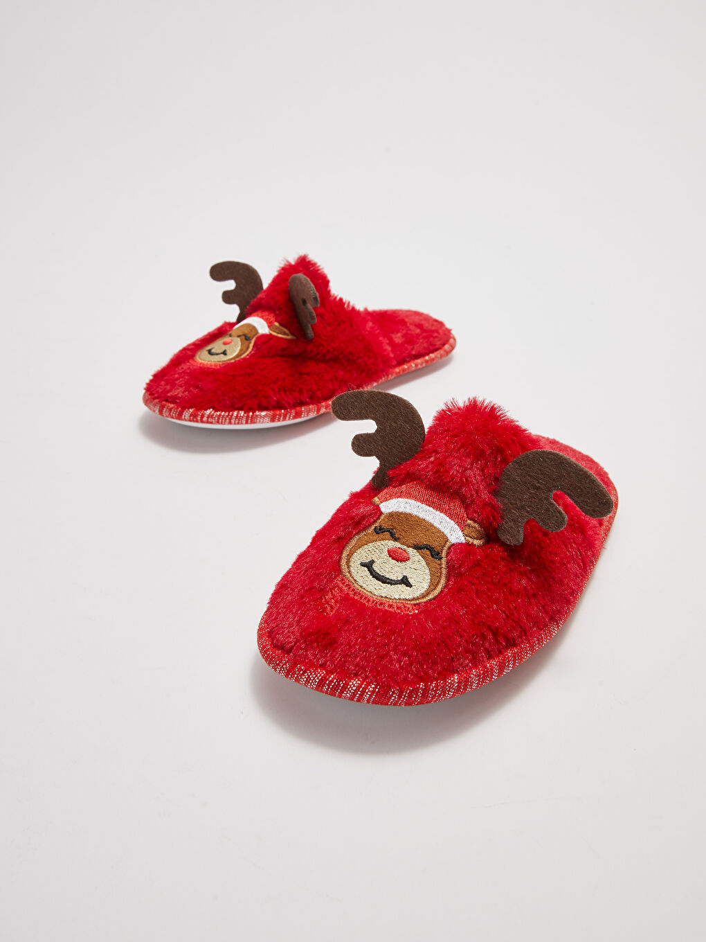 LCW STEPS Weihnachtliche Bestickte Plüsch Hausschuhe für Mädchen -W1L082Z4-CRT