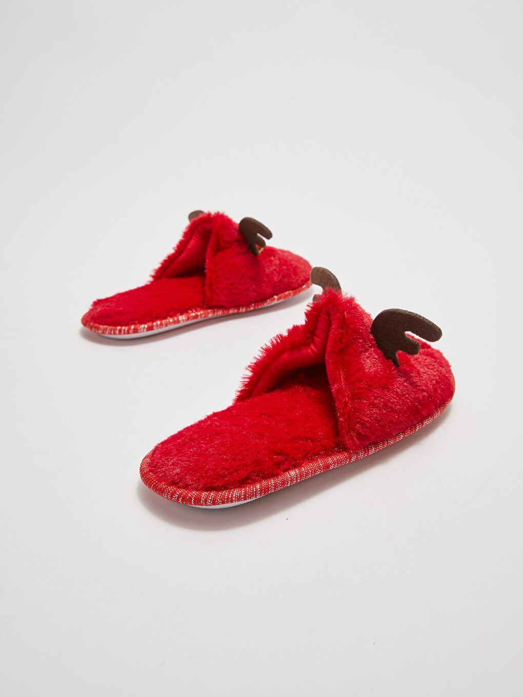 LCW STEPS Weihnachtliche Bestickte Plüsch Hausschuhe für Mädchen -W1L082Z4-CRT