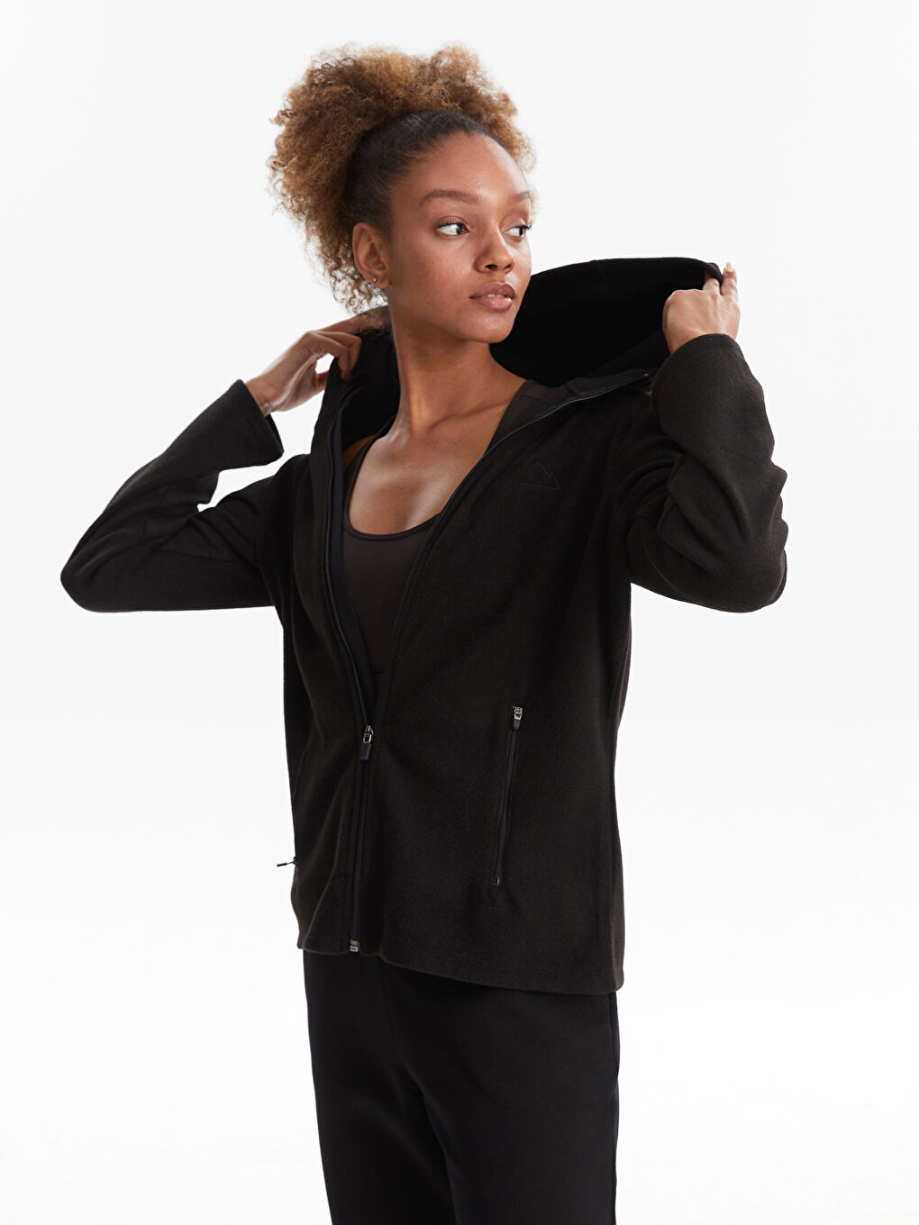 Siyah Kapüşonlu Nakışlı Uzun Kollu Kadın Spor Hırka