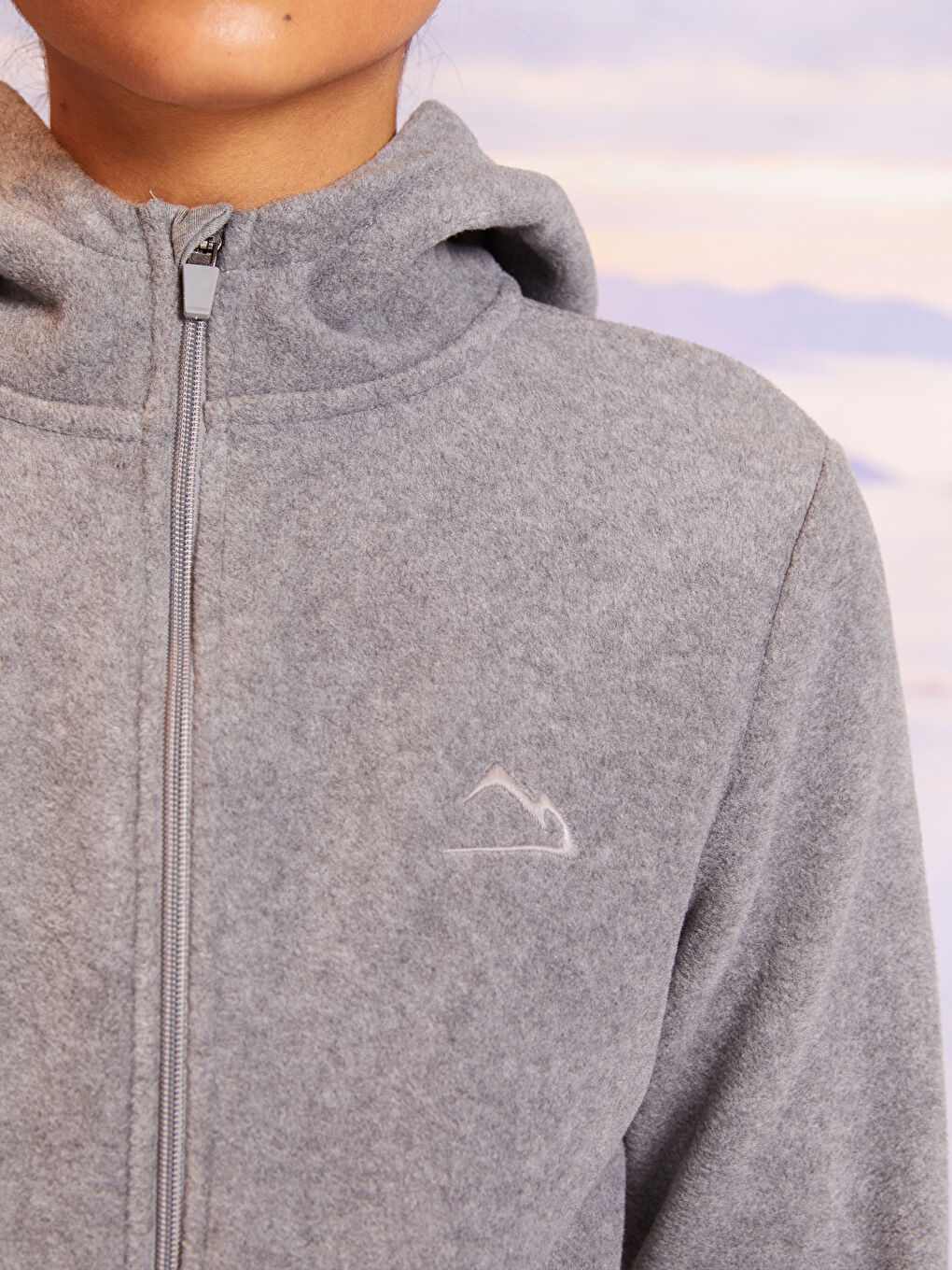 Gri Kapüşonlu Nakışlı Uzun Kollu Kadın Spor Hırka-3