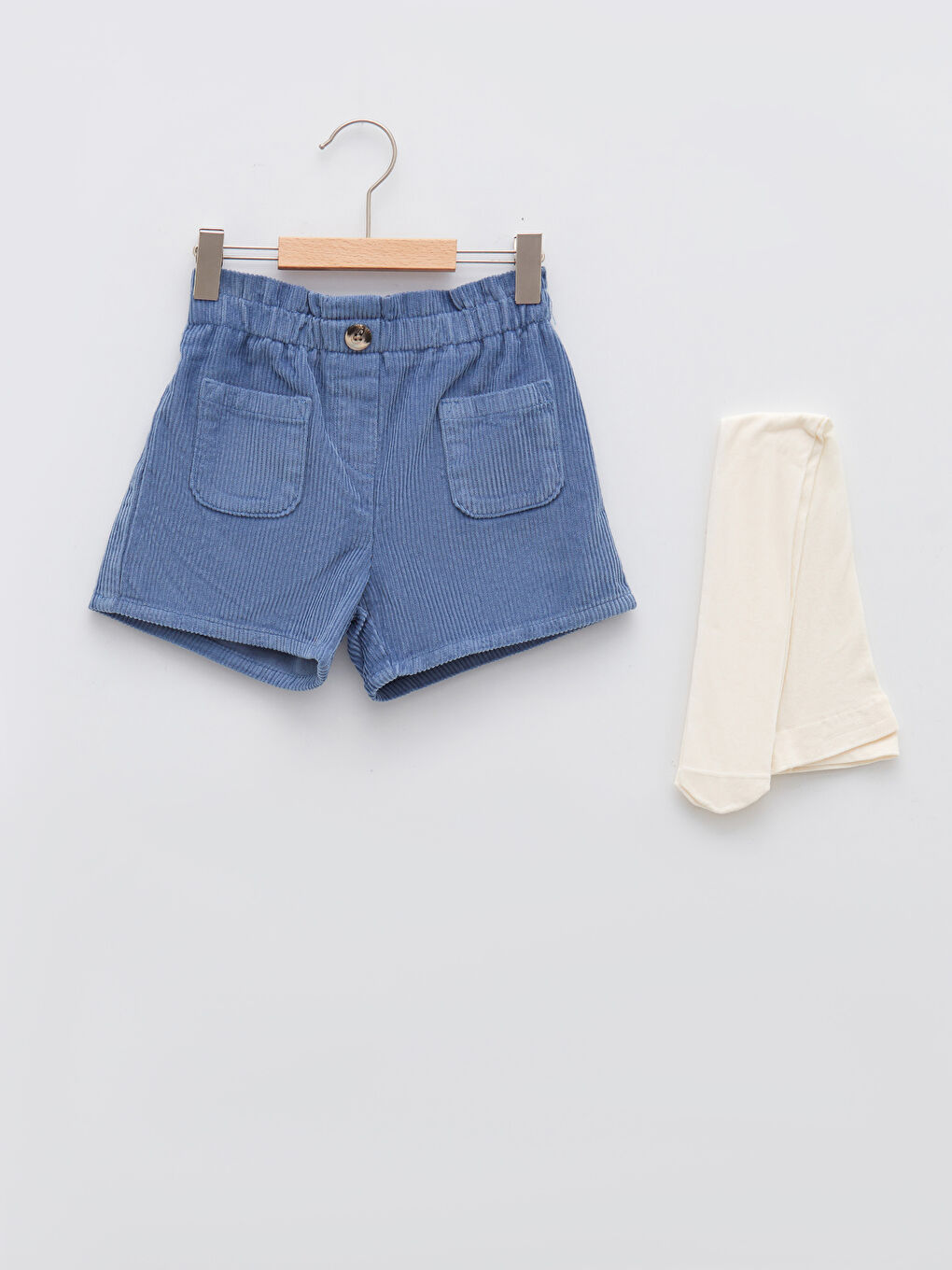 LCW baby Beli Lastikli Basic Kadife Kız Bebek Şort ve Külotlu Çorap 2'li Takım -W1L126Z1-GNQ