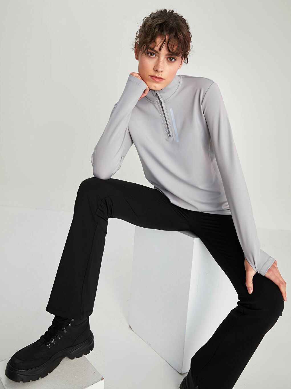 Gri Dik Yaka Baskılı Uzun Kollu Kadın Outdoor Tişört