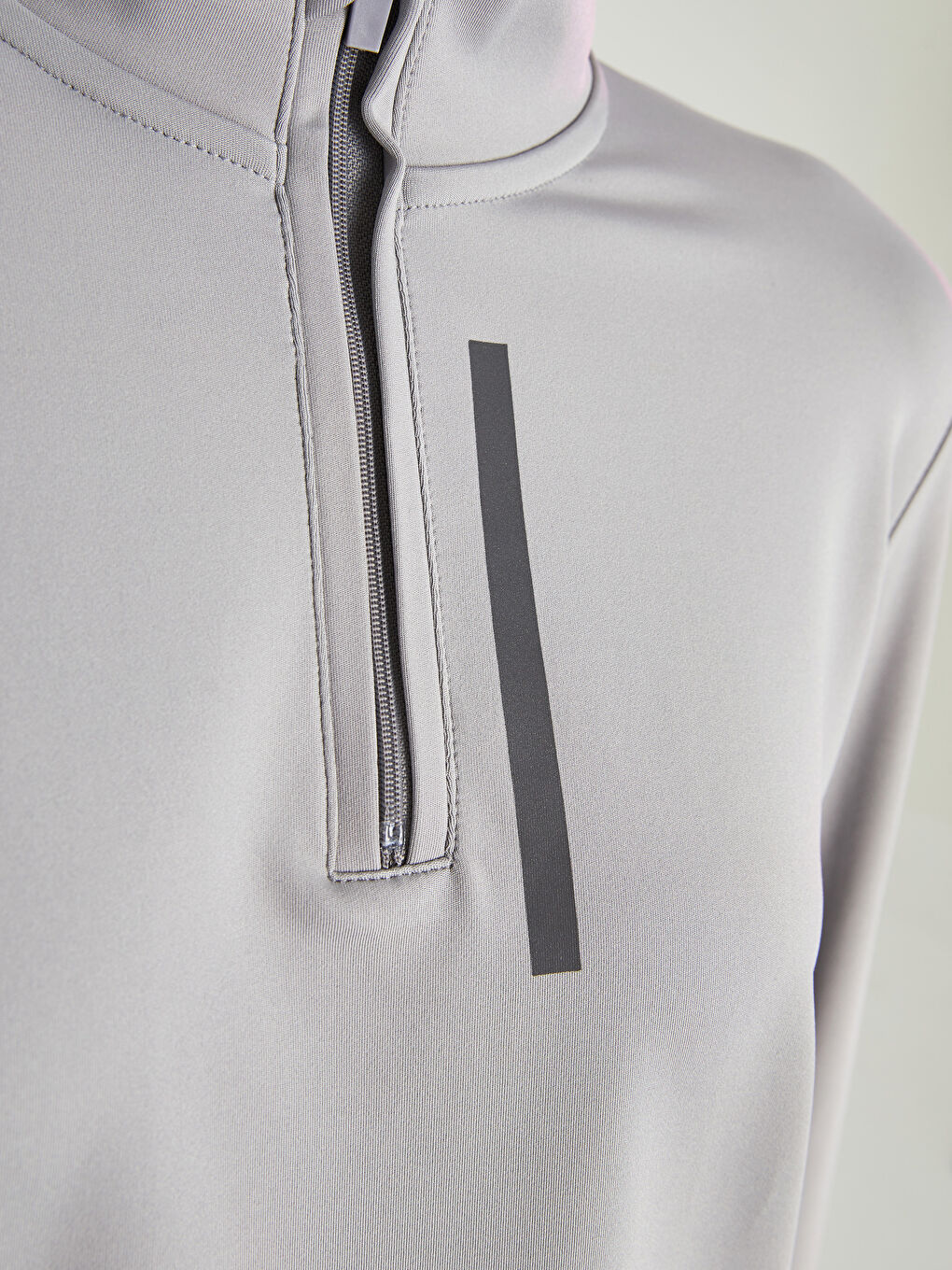 Gri Dik Yaka Baskılı Uzun Kollu Kadın Outdoor Tişört-2