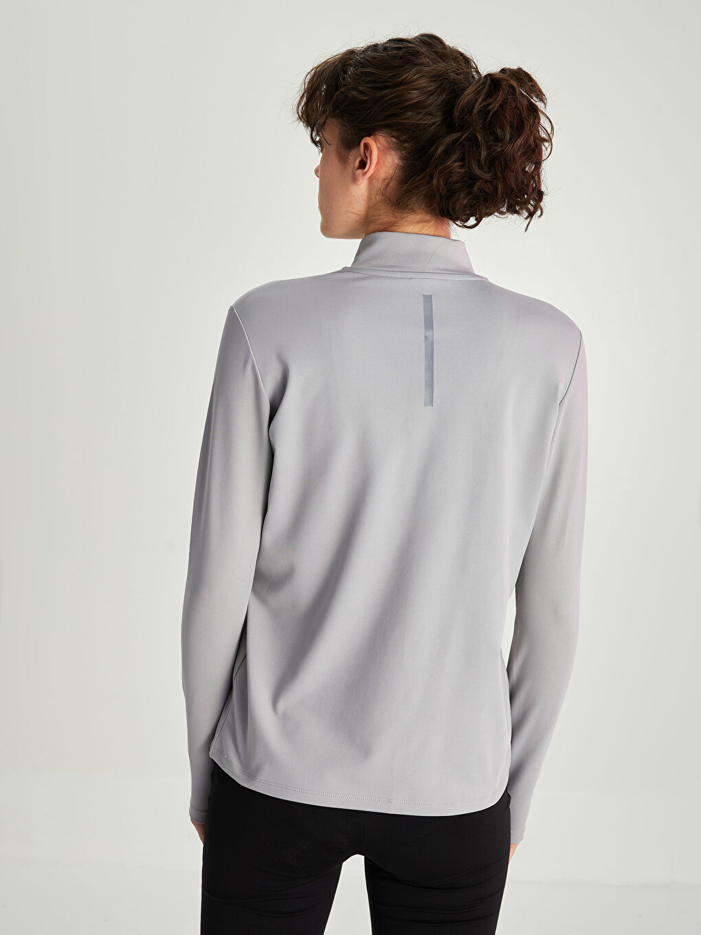 Gri Dik Yaka Baskılı Uzun Kollu Kadın Outdoor Tişört-4