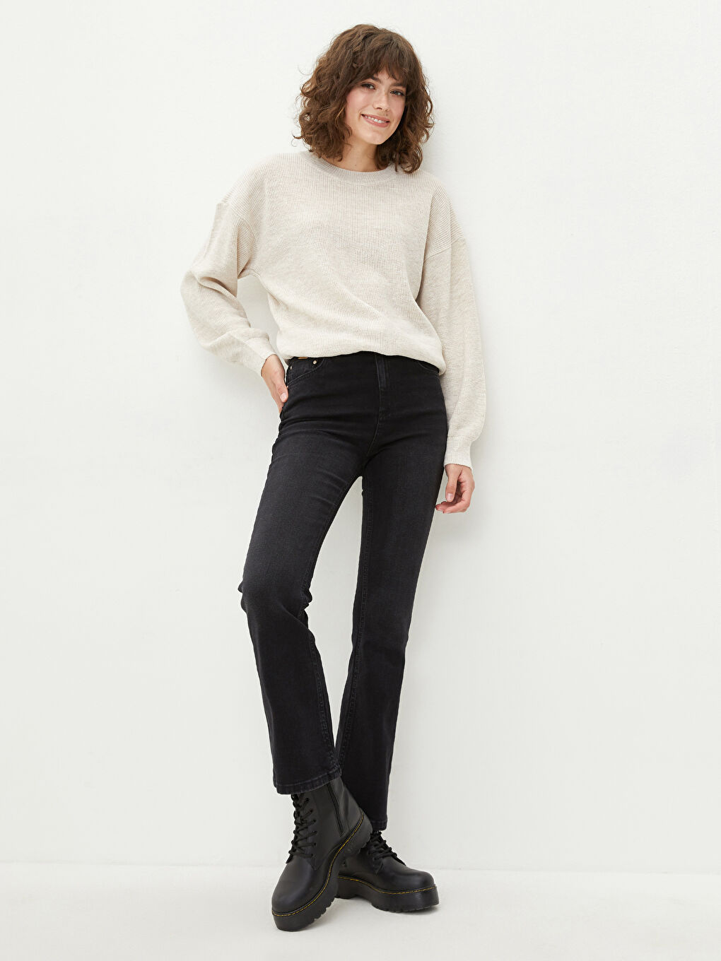 LCW Jeans جینزی كه‌مه‌ر بەرز مەریخ فڵێر بۆ ژنان -W1L185Z8-327