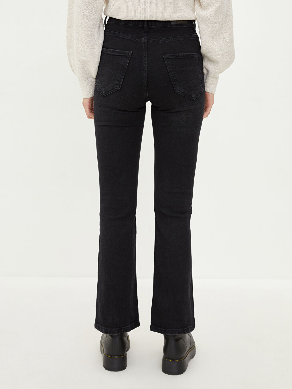 LCW Jeans جینزی كه‌مه‌ر بەرز مەریخ فڵێر بۆ ژنان -W1L185Z8-327