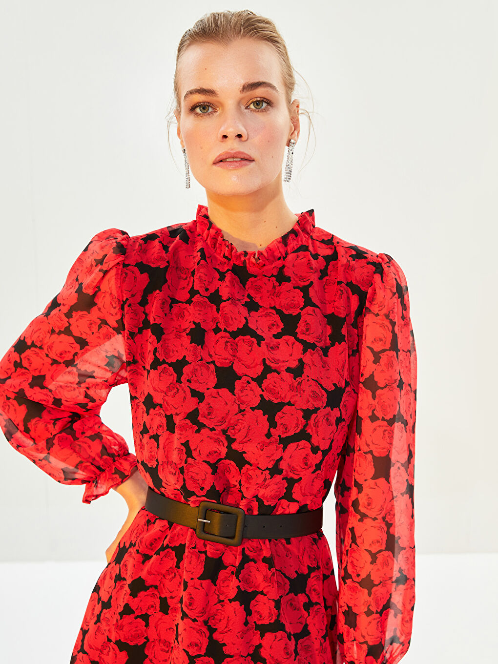 Kırmızı Fırfırlı Dik Yaka Çiçekli Uzun Kollu Kadın Elbise-1