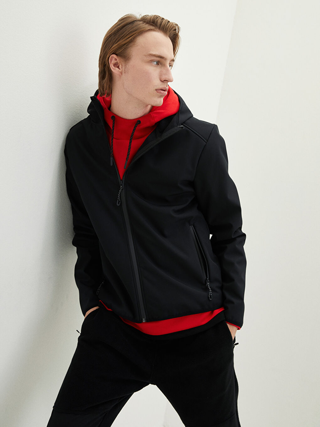 Siyah Standart Kalıp Kapüşonlu Erkek Yağmurluk