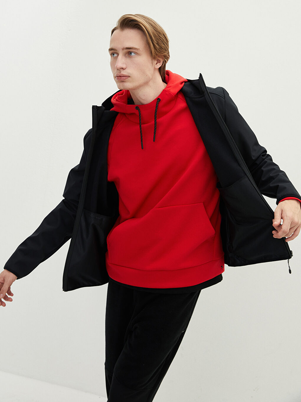 Siyah Standart Kalıp Kapüşonlu Erkek Yağmurluk-1