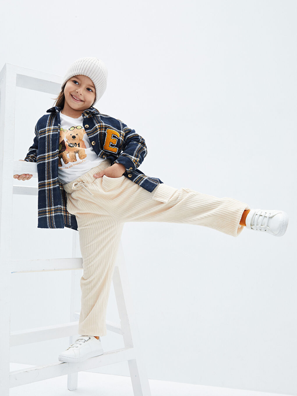 LCW Kids Elastic Waist Self Patterned Girl Velvet Jogger Sweatpants -W1L272Z4-LXE