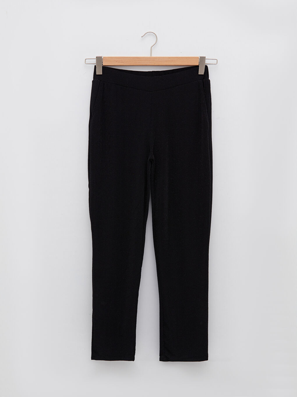 Siyah Beli Lastikli Parlak Görünümlü Cep Detaylı Kadın Pantolon-5