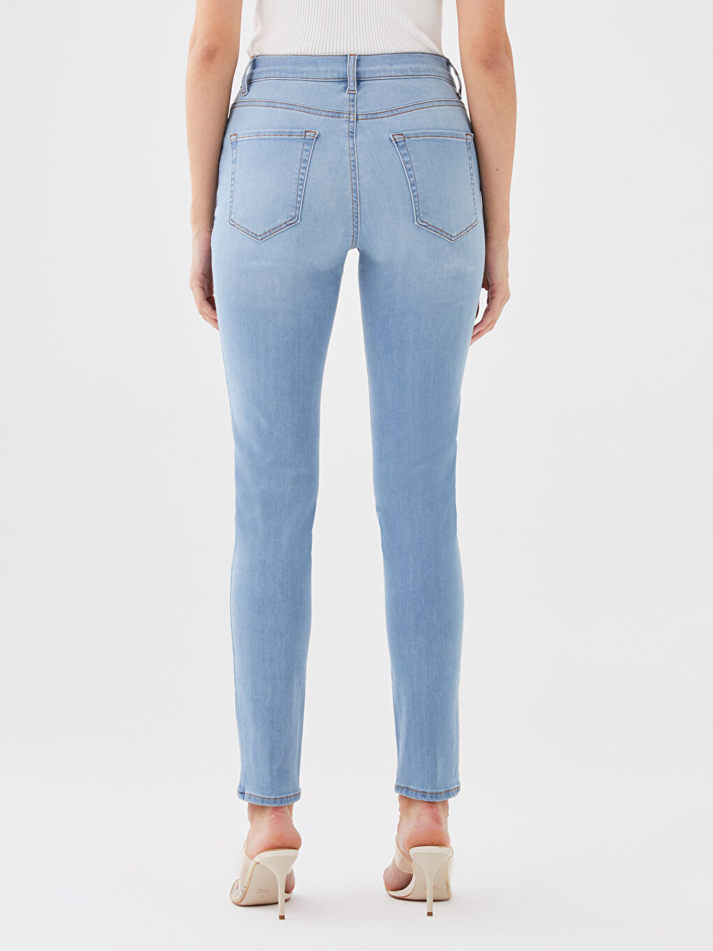 Женские джинсы слим-фит из обычного денима-4