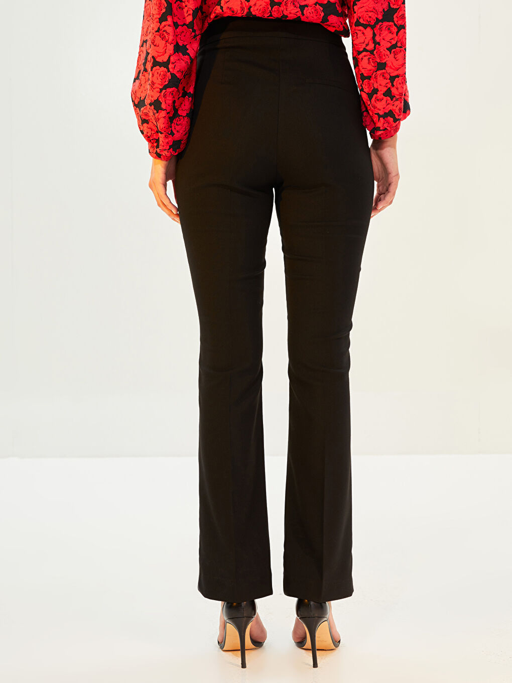 Zippered Waist Slim Fit Chain Detail Spanish Leg Women's Trousers-4