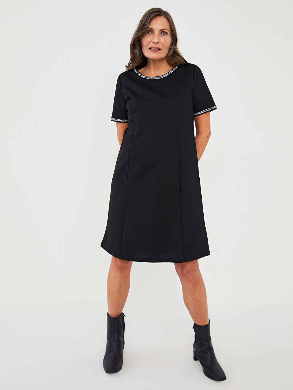 Rochie pentru Femei din Țesătură Ponte, Croială A, Mânecă Scurtă și Guler Rotund