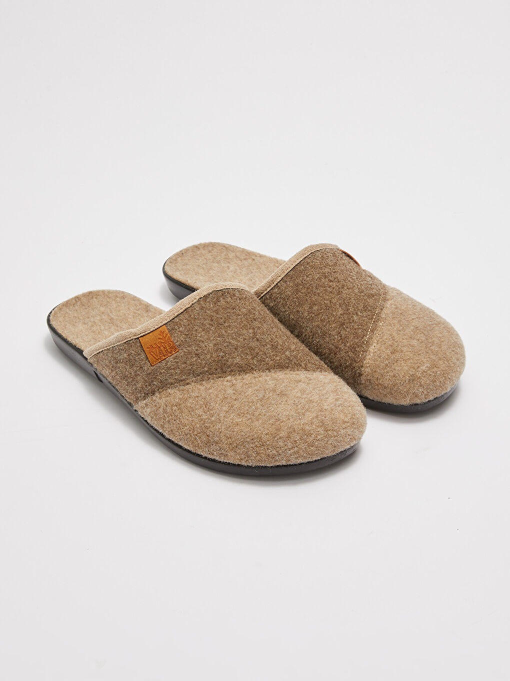 Kahverengi Renk Bloklu Önü Kapalı Erkek Ev Terliği