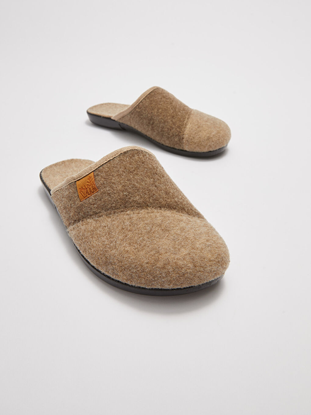 Kahverengi Renk Bloklu Önü Kapalı Erkek Ev Terliği-2