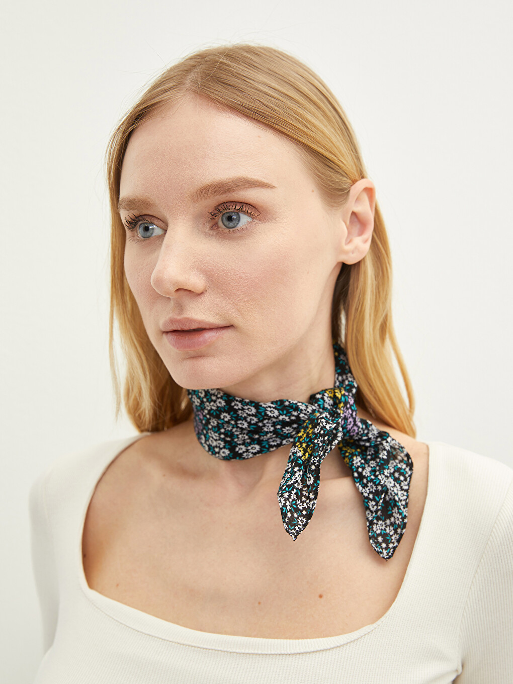 LCW ACCESSORIES Floral Pattern Women's Bandana - W1L535Z8-LU7 | LC