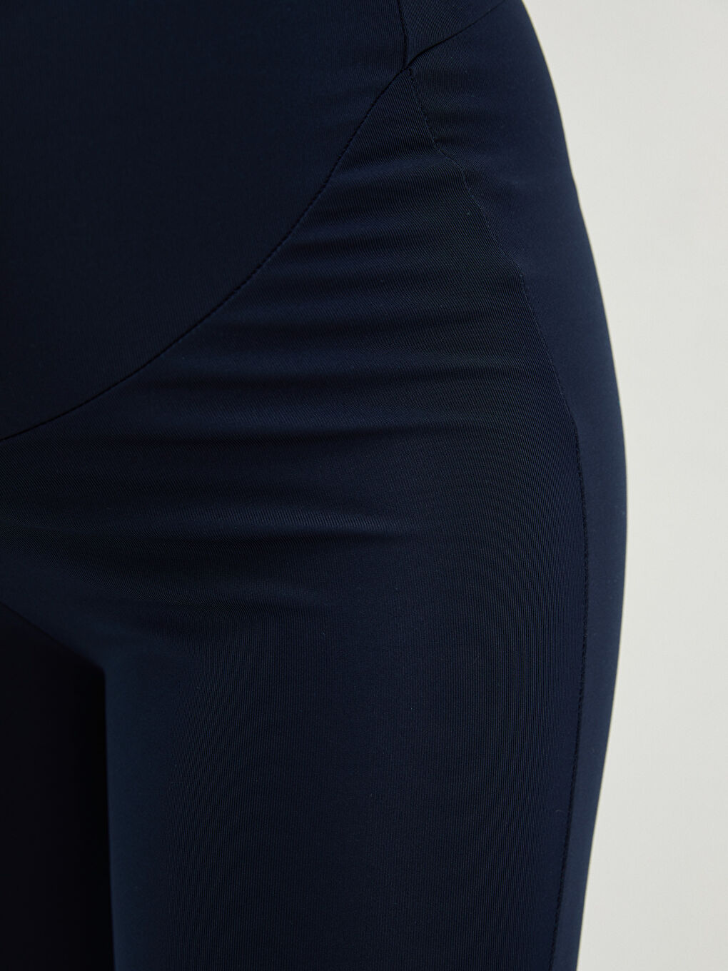 Elastic Waist Plain Maternity Leggings-4