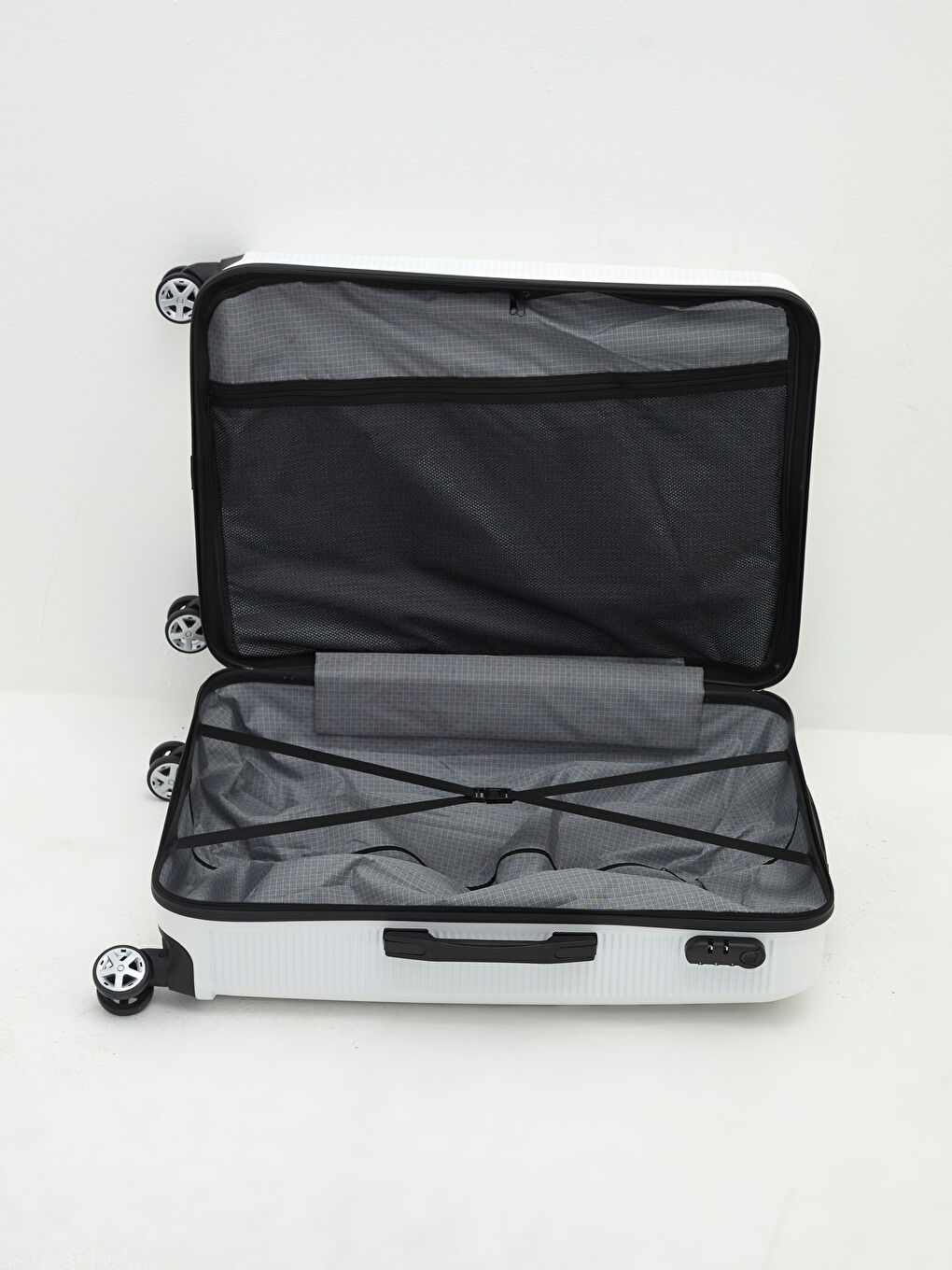 Küçük Boy Çekme Mekanizmalı Valiz-3