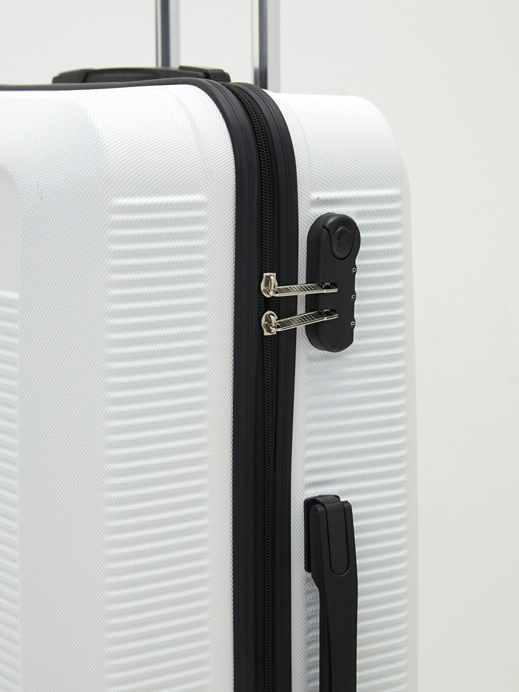 Küçük Boy Çekme Mekanizmalı Valiz-4