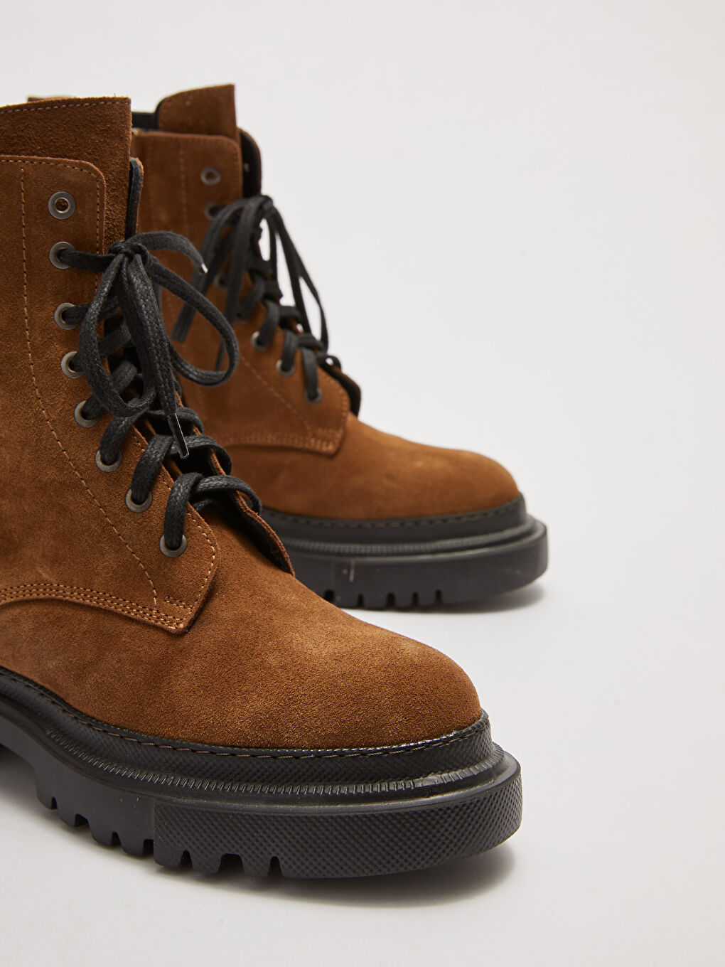 Kahverengi Gerçek Deri Bağcık ve Fermuarlı Kalın Taban Kadın Bot-4