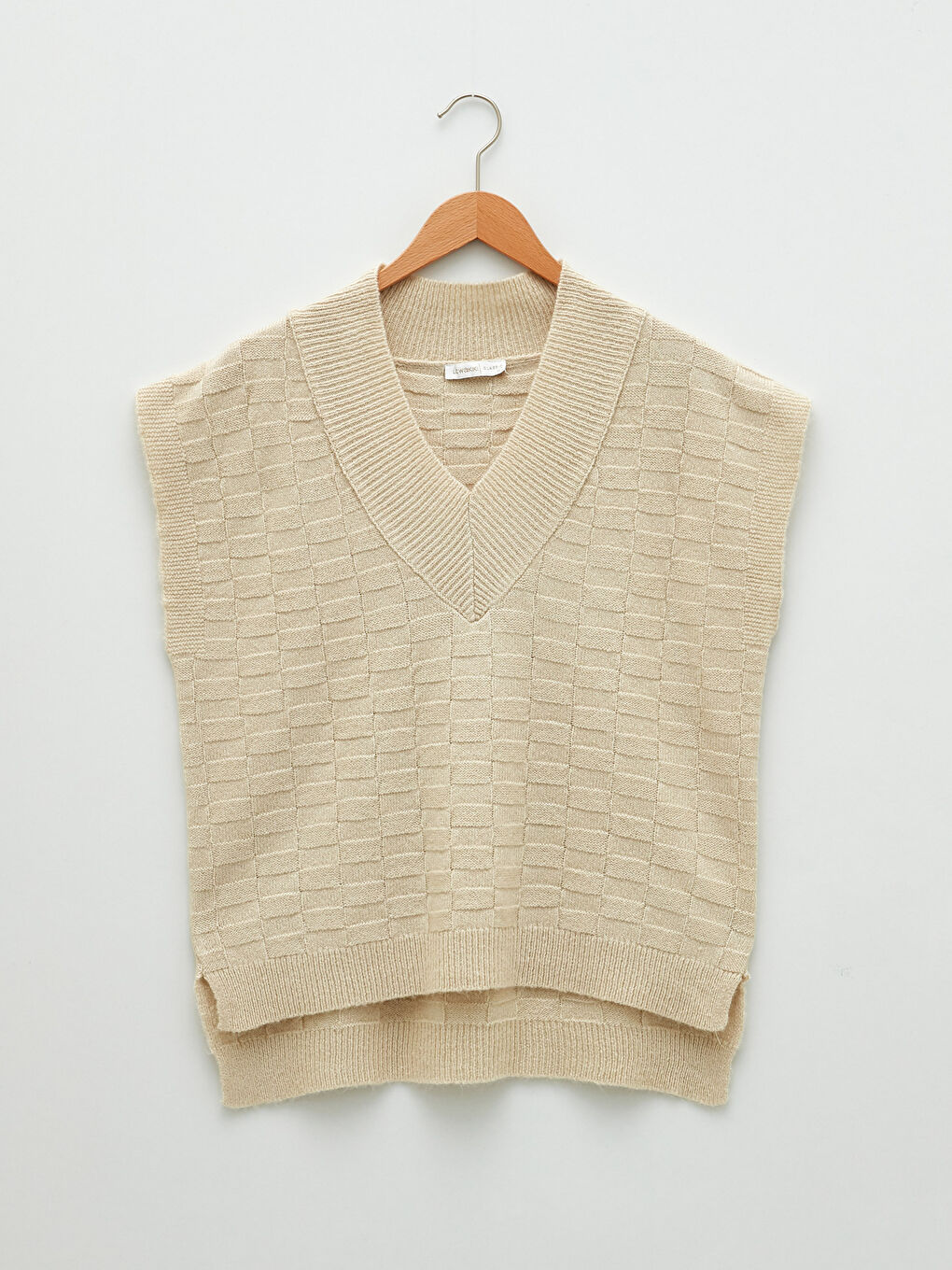 Ekru V Yaka Kendinden Desenli Kadın Triko Süveter-6