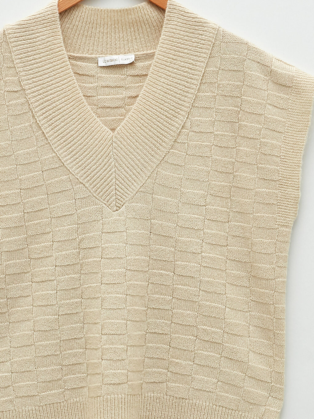 Ekru V Yaka Kendinden Desenli Kadın Triko Süveter-8