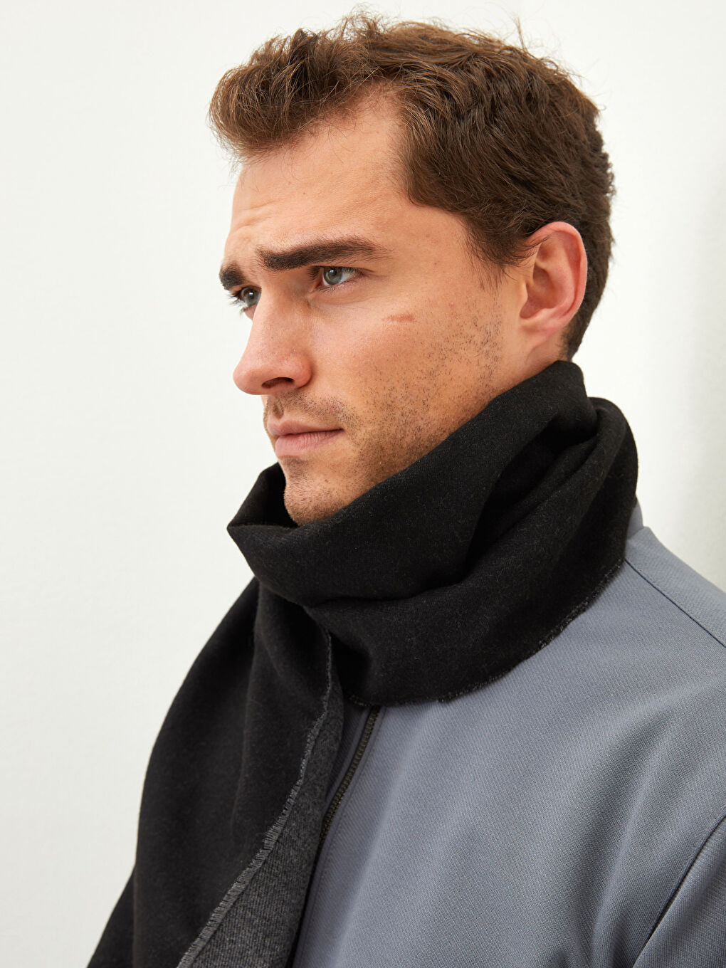 Antrasit Püskül Detaylı Erkek Atkı