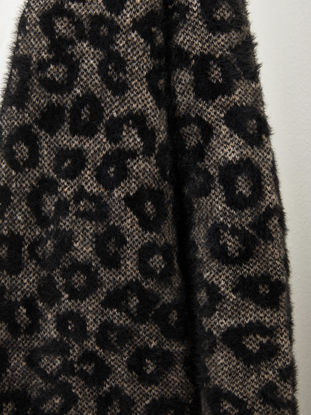 Bej Şal Yaka Desenli Uzun Kollu Kadın Triko Hırka-2