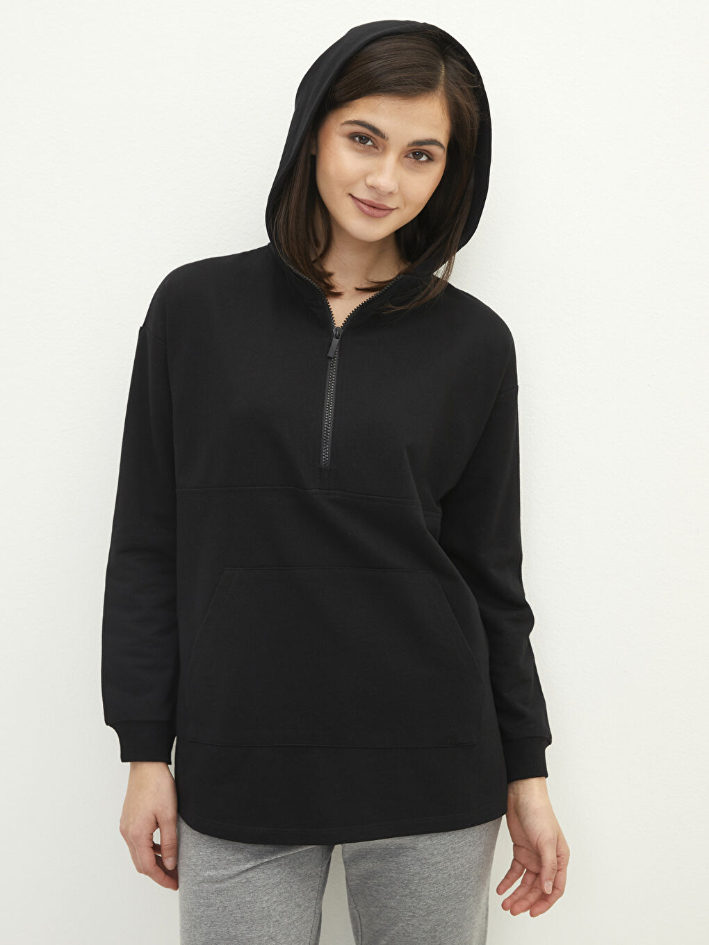 Siyah Kapüşonlu Düz Uzun Kollu Oversize Kadın Sweatshirt