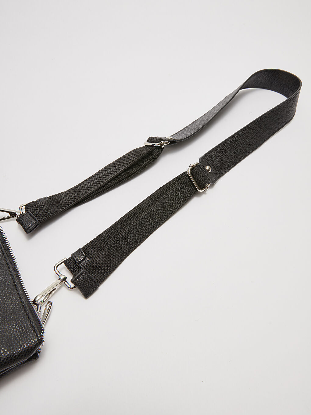 Siyah Ayarlanabilir Askılı Kadın Kol Çantası-4