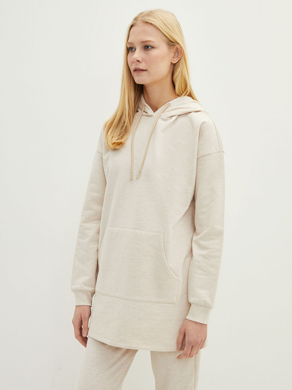 Bej Kapüşonlu Düz Uzun Kollu Kadın Sweatshirt-1