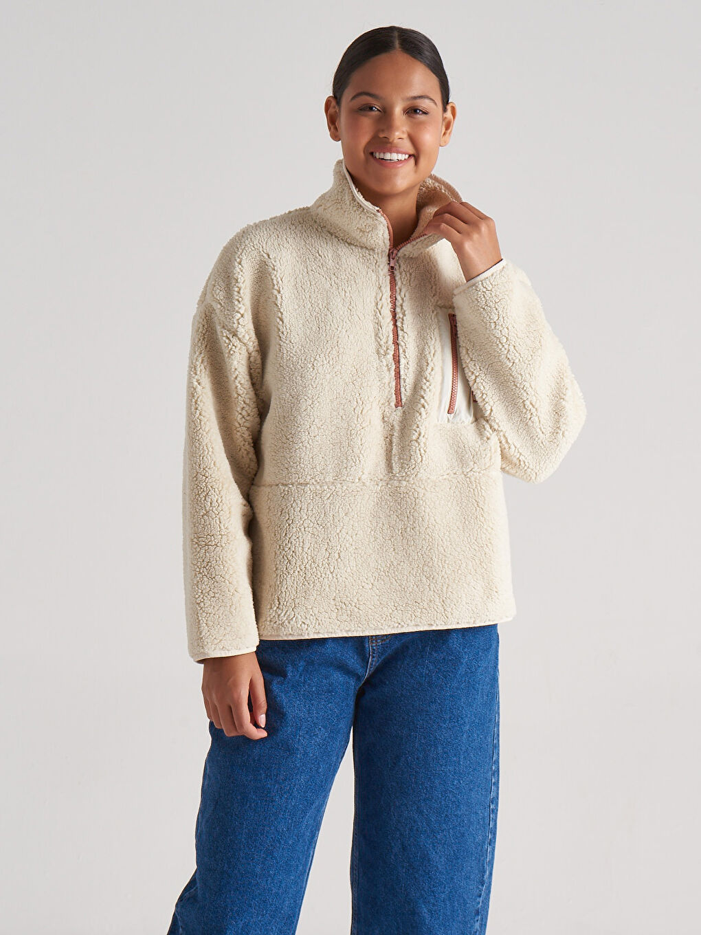 Ekru Dik Yaka Düz Cep Detaylı Uzun Kollu Kadın Sweatshirt-2