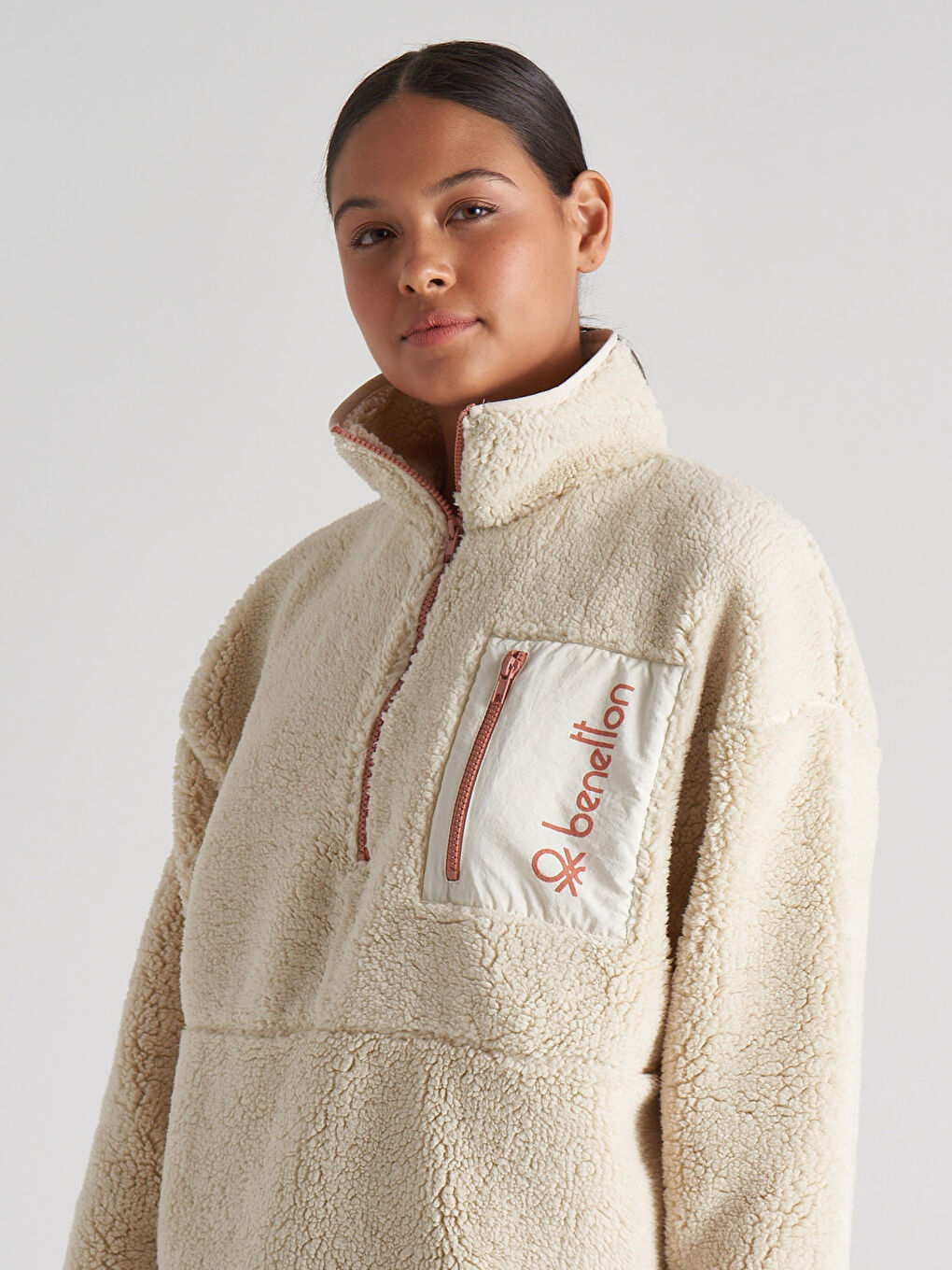 Ekru Dik Yaka Düz Cep Detaylı Uzun Kollu Kadın Sweatshirt-4