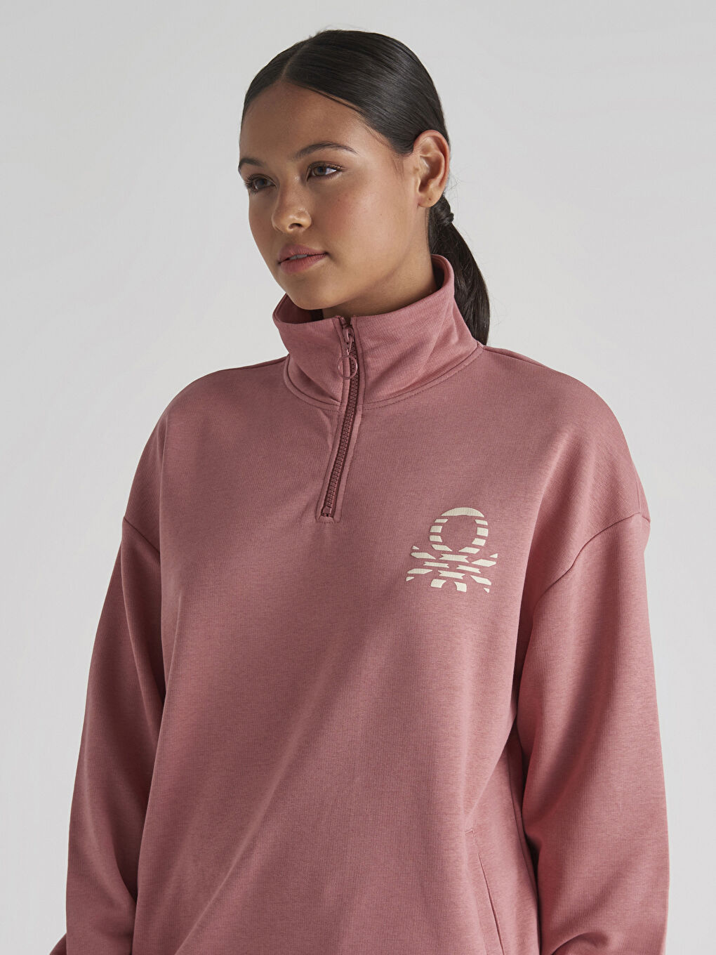 Pembe Dik Yaka Baskılı Uzun Kollu Kadın Sweatshirt-6
