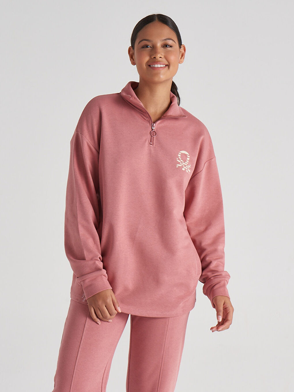 Pembe Dik Yaka Baskılı Uzun Kollu Kadın Sweatshirt-3