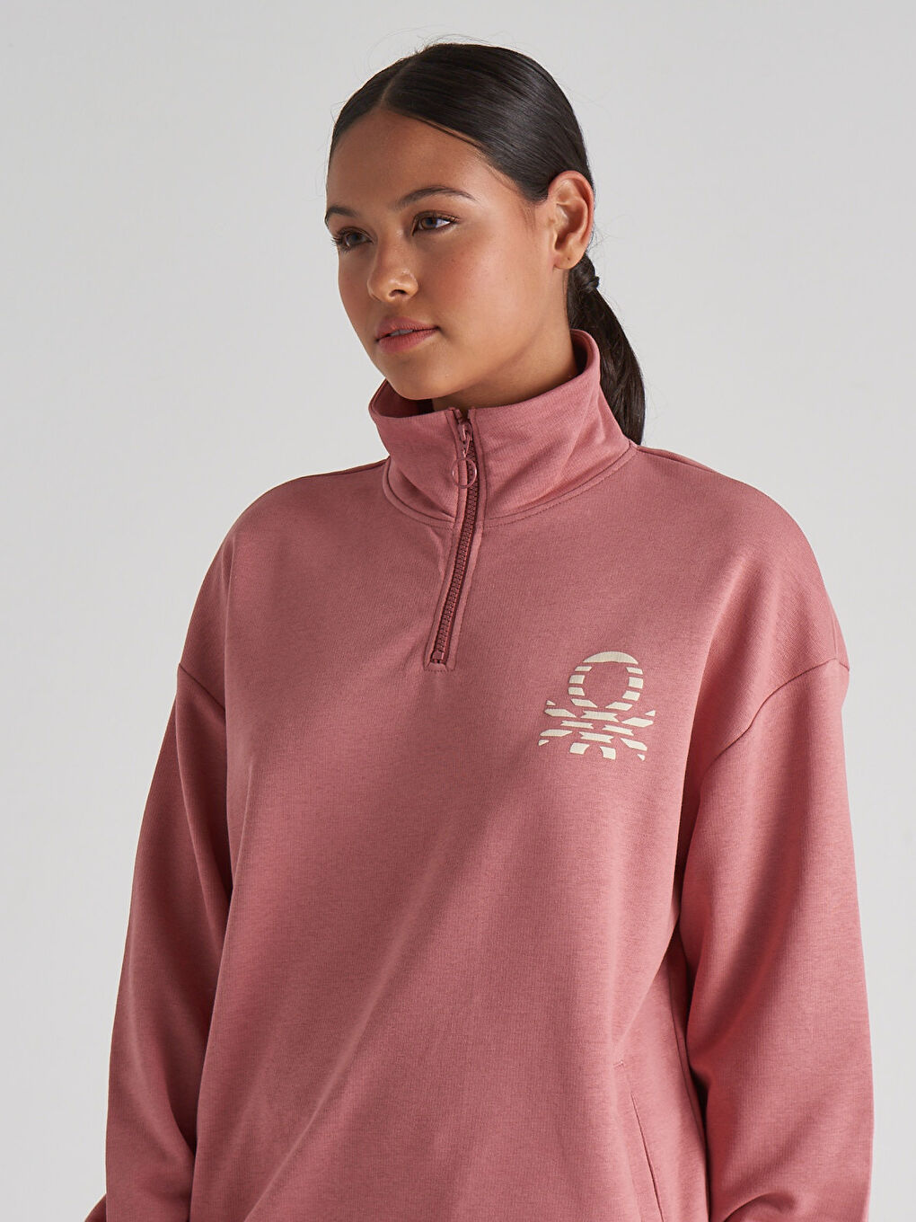 Pembe Dik Yaka Baskılı Uzun Kollu Kadın Sweatshirt-4